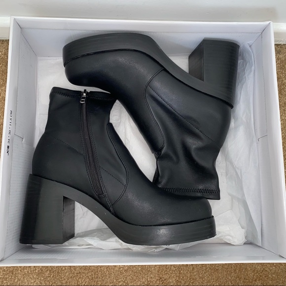 Steve Madden Hooper Boots - Picture 4 of 4